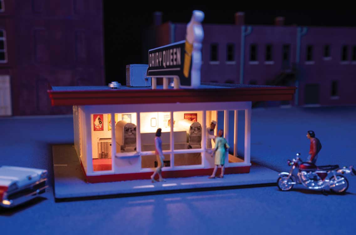 PREORDER Walthers Cornerstone HO 933-B3484 Spaces Vintage Dairy Queen Structure Kit with Interior Lighting & Detail Insert