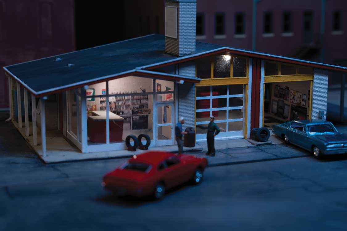 PREORDER Walthers Cornerstone HO 933-B3541 Spaces Vintage Gas Station Structure Kit with Interior Lighting & Detail Insert