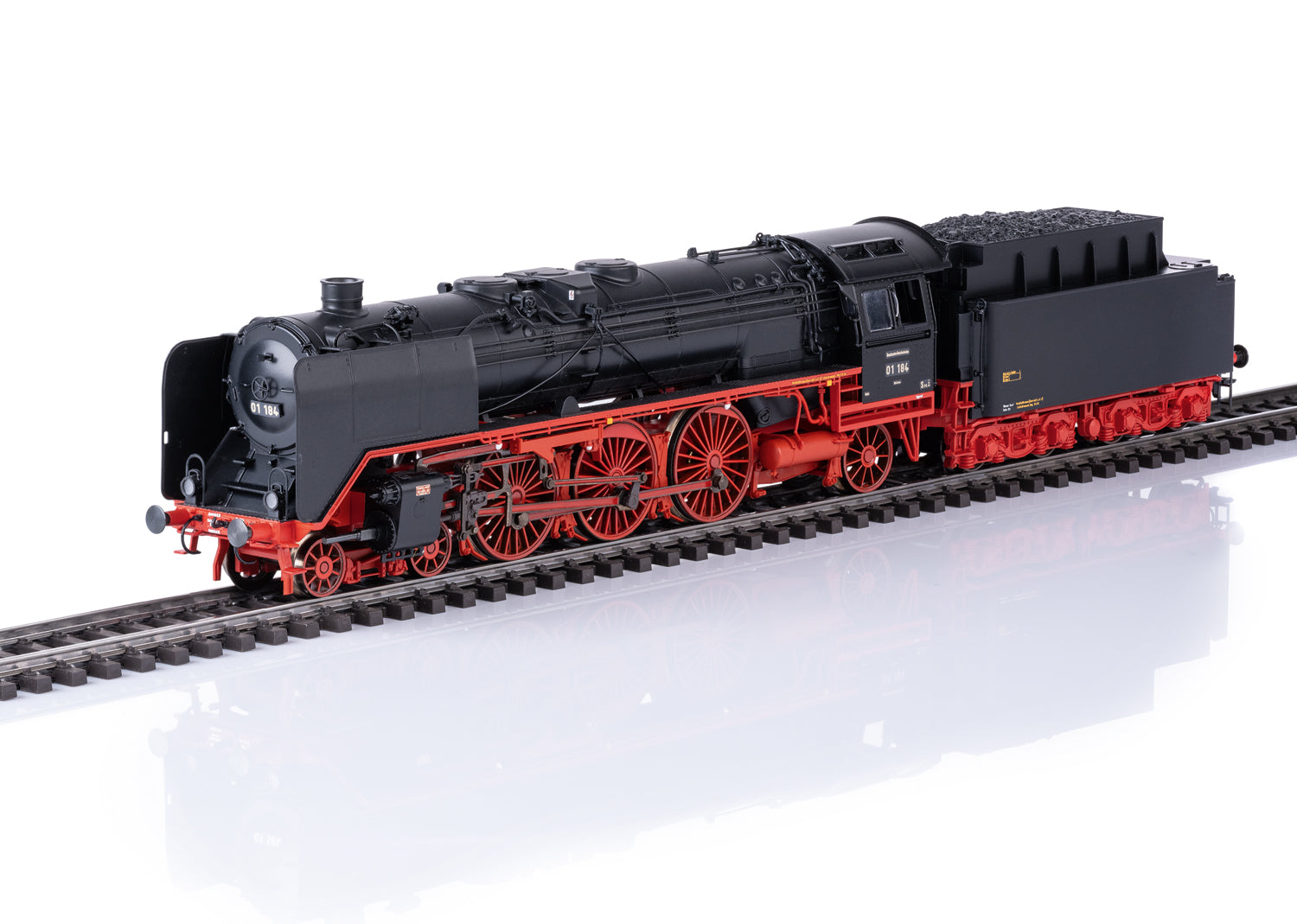 PREORDER Minitrix HO 25001 Class 01 4-6-2 with 2 2 T34 Coal Tender, Deutsche Reichsbahn #01 184 (DCC & Sound Equipped)