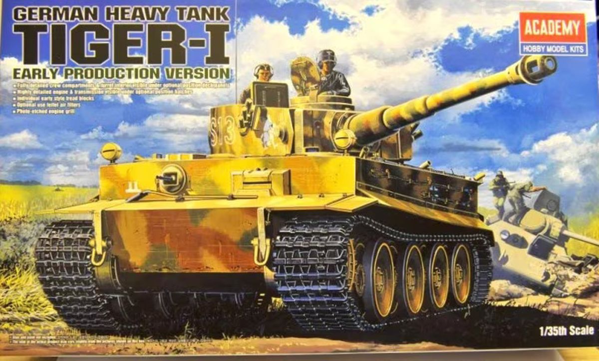 Academy Models 13239 Tiger I WWII Tank with Interior (was kit #1348)
