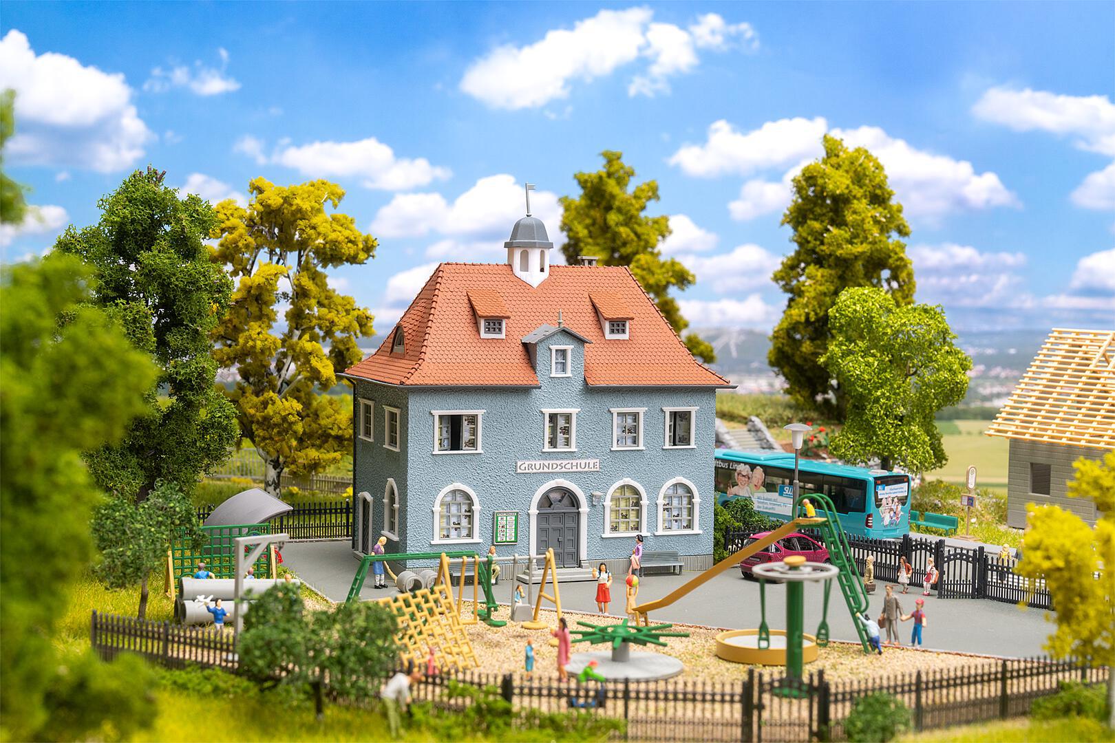 PREORDER Faller HO 190087 Back to School Promotional Set