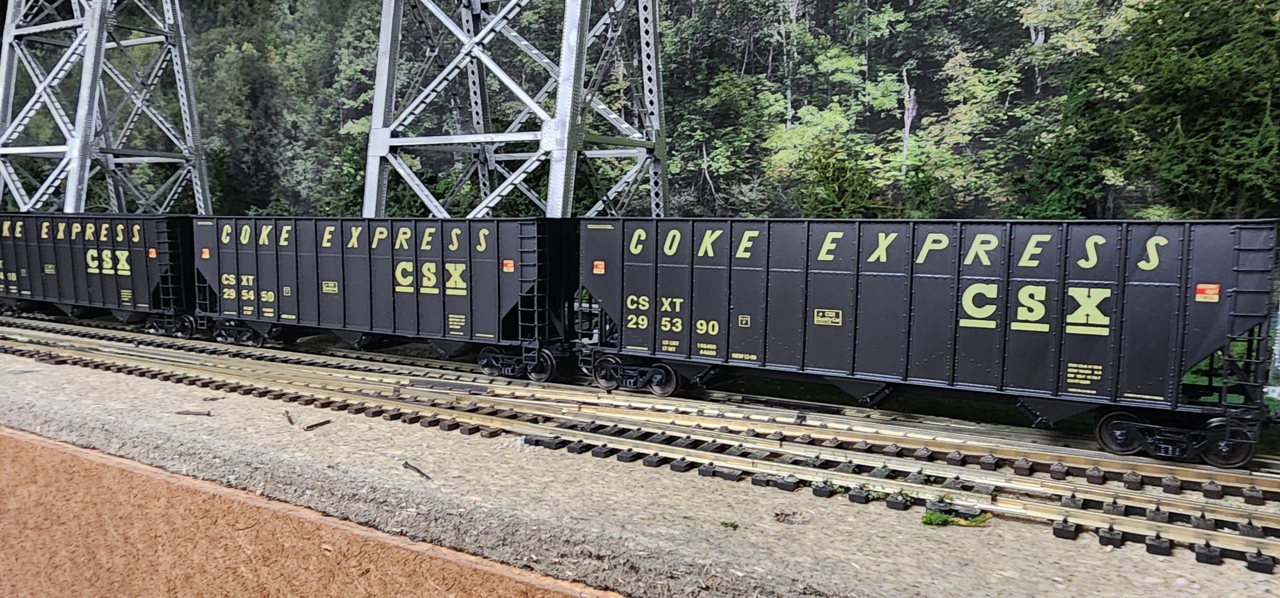 PREORDER State Tool and Die HO 5075 Coke Express Hopper, CSX (3-Pack)