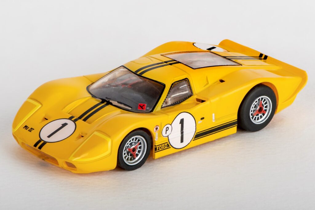 AFX Racing 22025 Ford GT40 Mark IV #1 Sebring