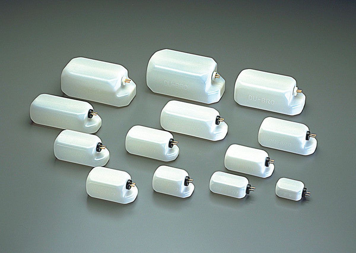 DUB - Du-Bro 402 2 Oz. Fuel Tank (QTY/PKG: 1 )