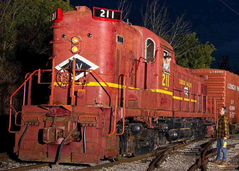 PREORDER Bowser HO 26033 Alco Juniata RS3M Diesel Locomotive, Rochester & Genesee Valley Museum #211 (DCC & Sound Equipped)