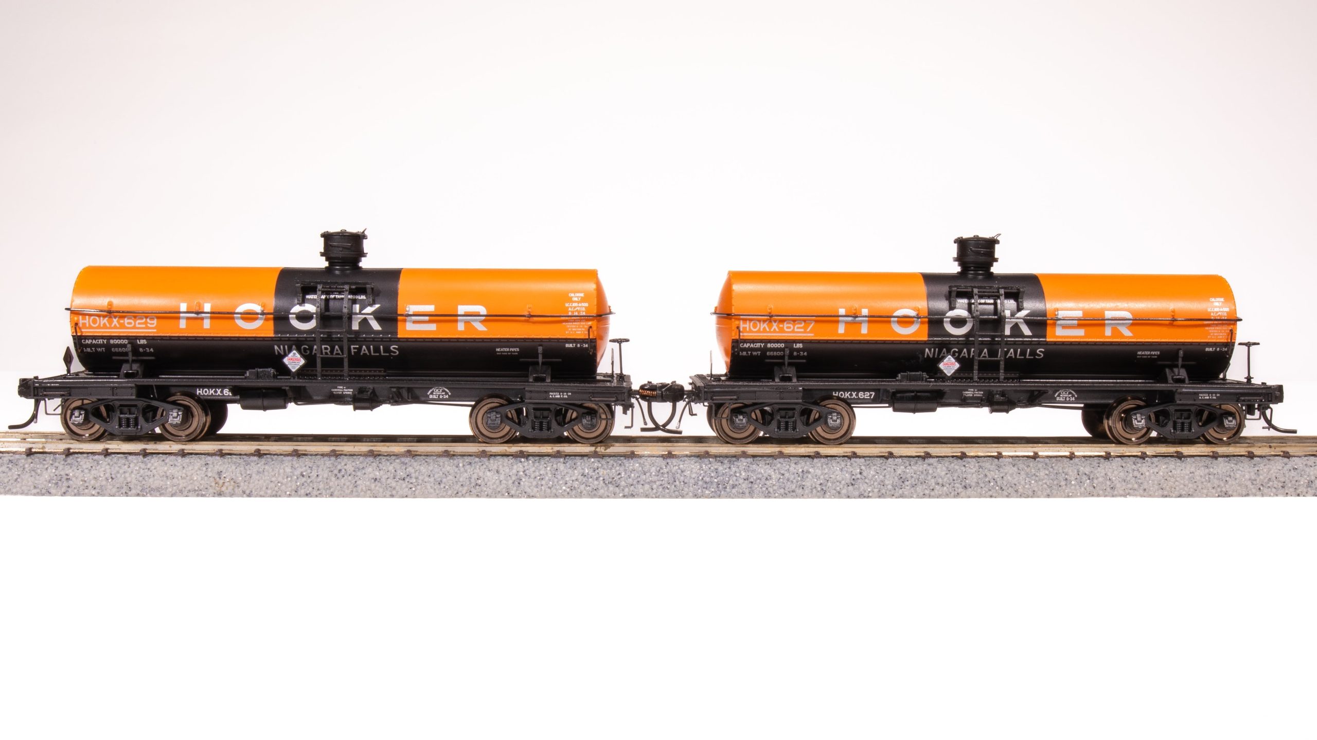 BLI 7675 6000 Gallon Tank, Hooker, 2-pack, As-Delivered Scheme, HO