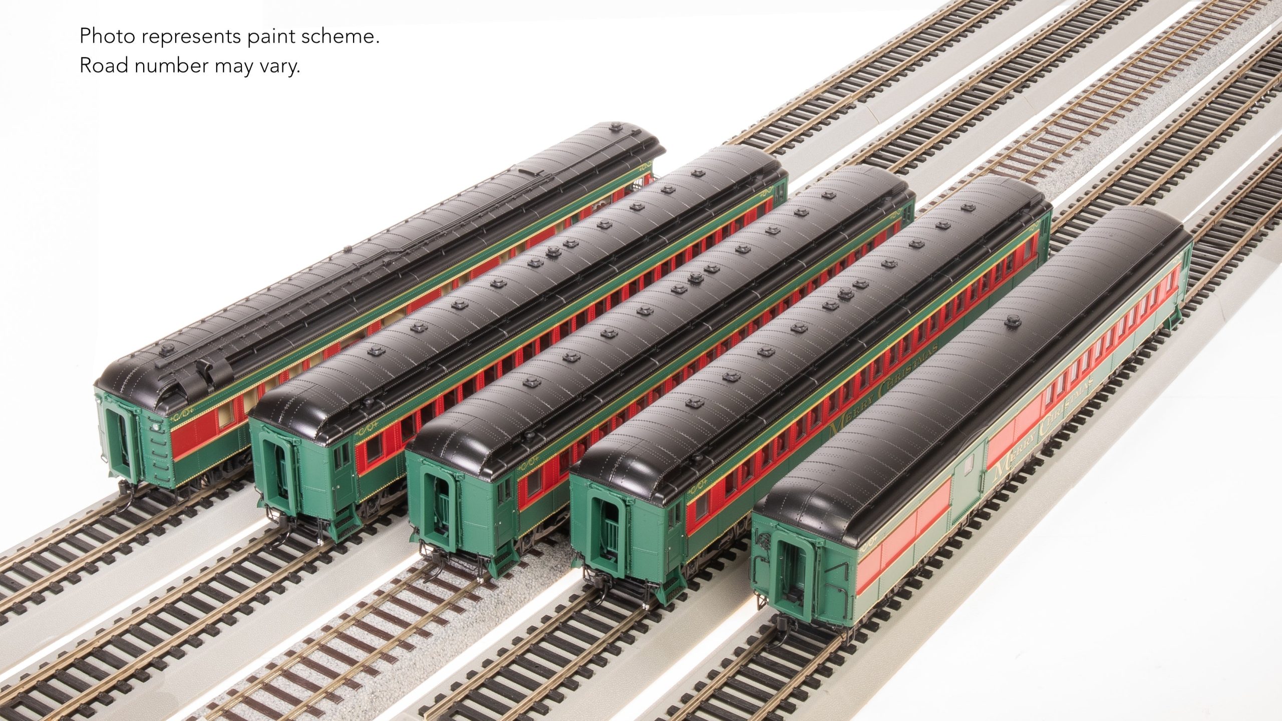 BLI 9103 Heavyweight 5-Car Passenger Set, Christmas Paint Scheme, HO