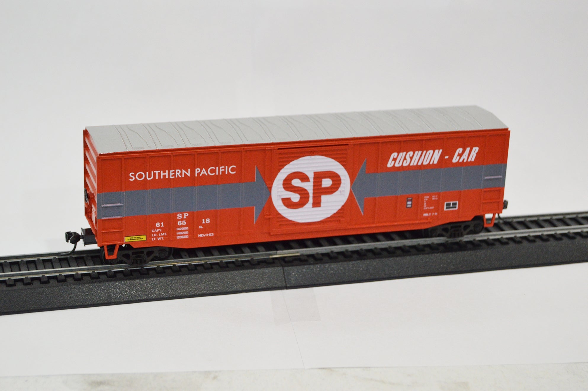 Value Trains USA HO 10092 Boxcar, Southern Pacific SP Cushion Car #616518