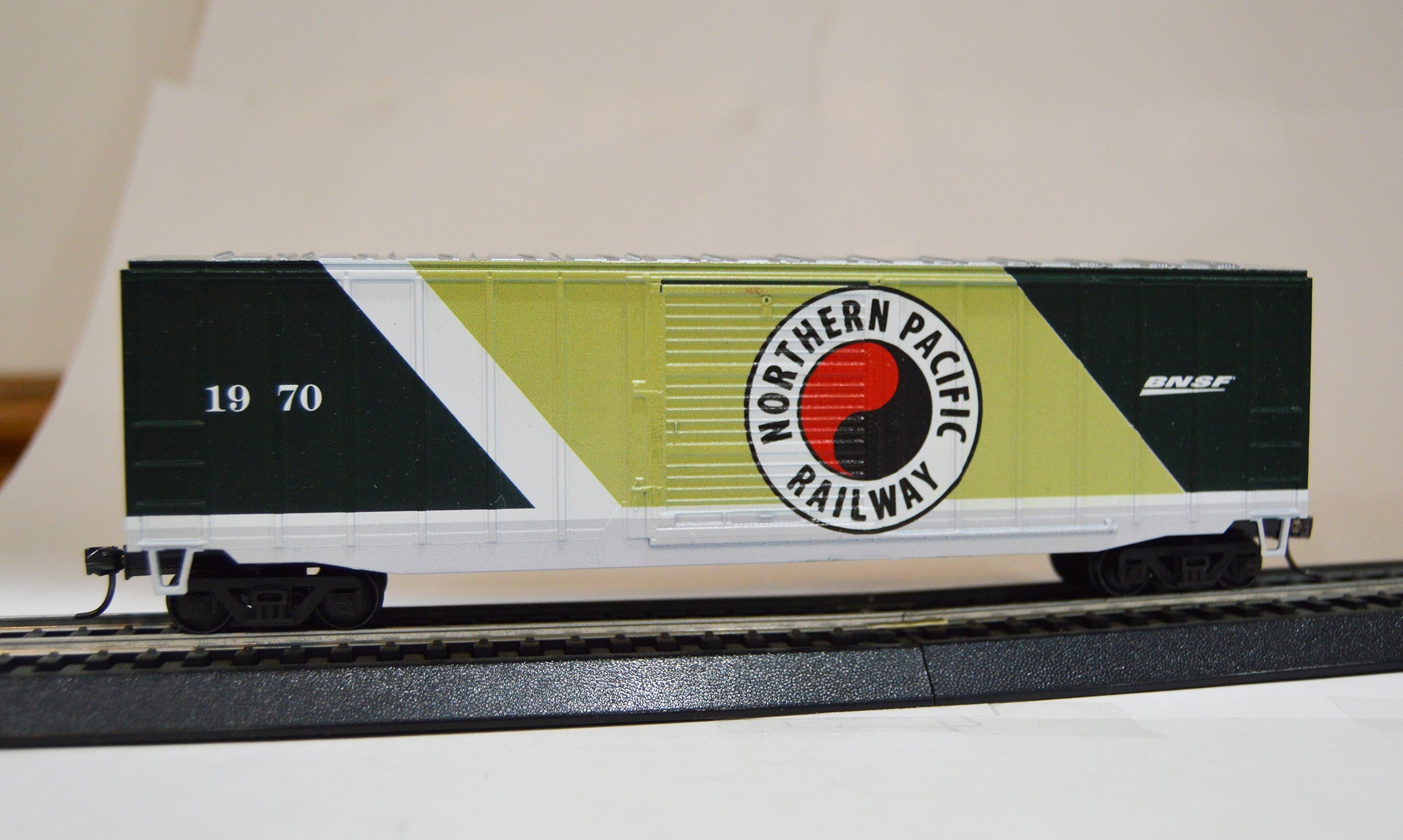 Value Trains USA HO 10209 Boxcar, Northern Pacific