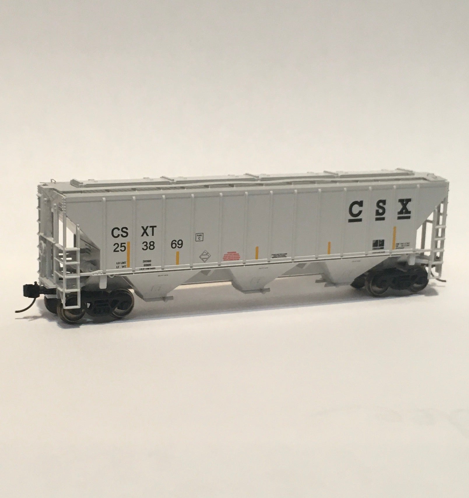 Trainworx 24424-05 Pullman Standard PS2CD 4427 cu. ft. High side covered hopper, CSXT- CSX White #253869, N Scale