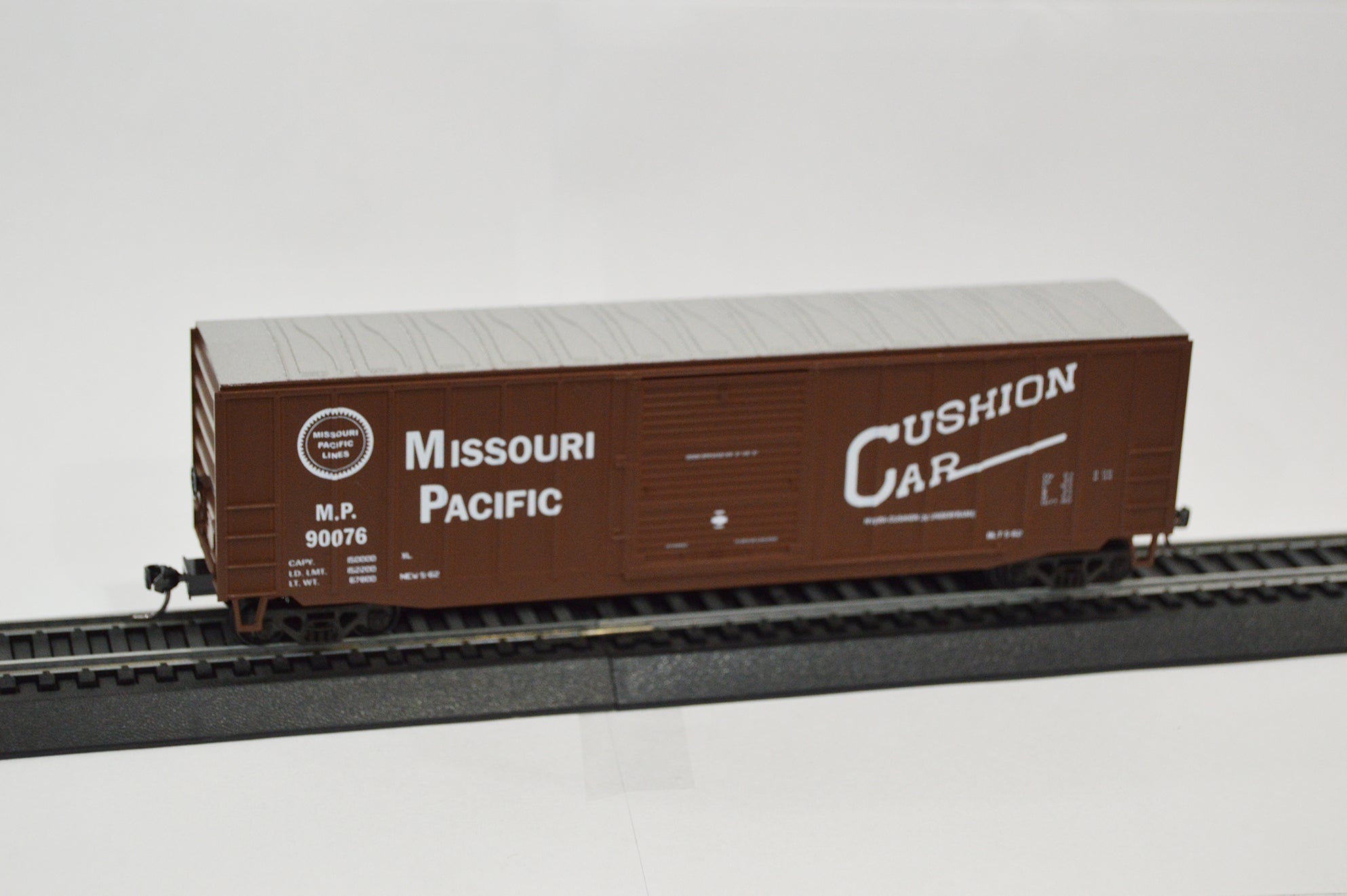 Value Trains USA HO 10091 Boxcar, Missouri Pacific Cushion Car #90076