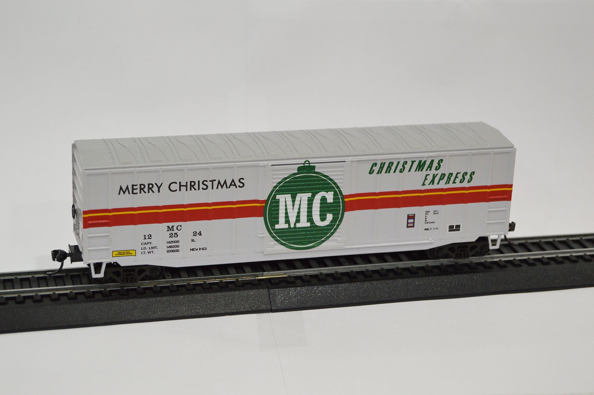 Value Trains USA HO 10107 Boxcar, Christmas Express #122524