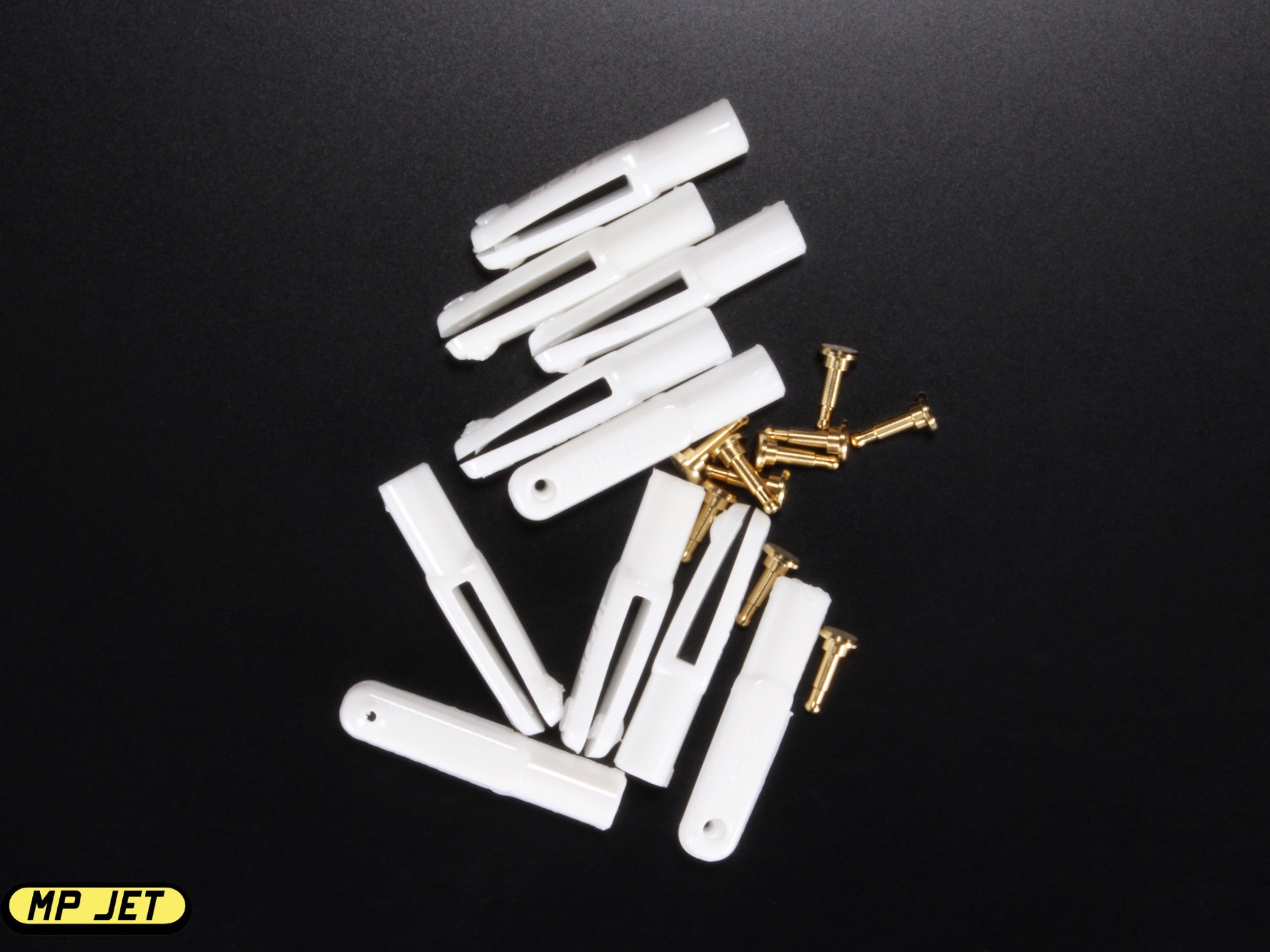 MP Jet Plastic Clevis / Length 17mm / Slot width 1.7mm / 1mm dia. Pin / 10pk / White