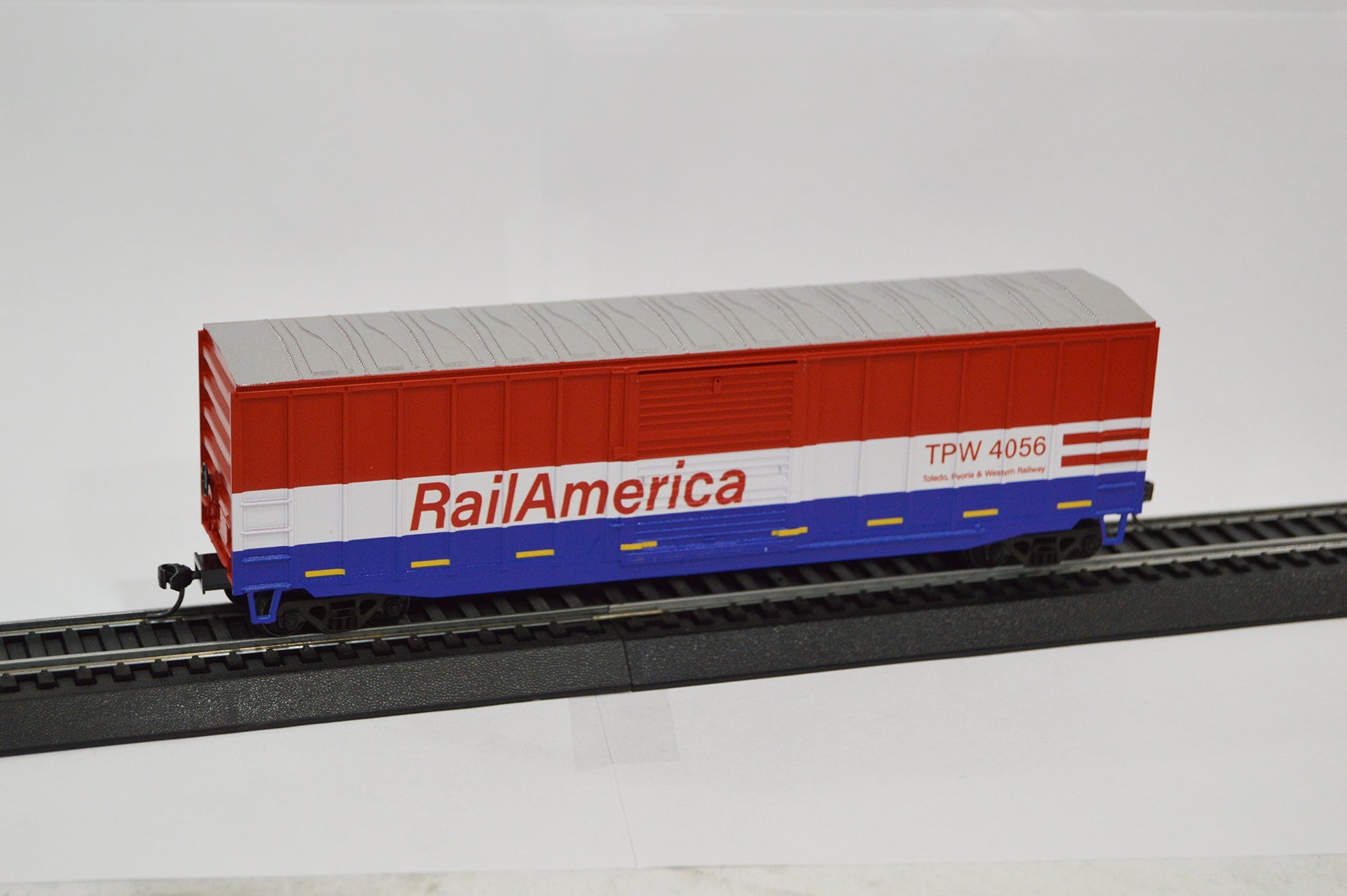 Value Trains USA HO 10098 Boxcar, Toledo Peoria & Western Railway America 4056