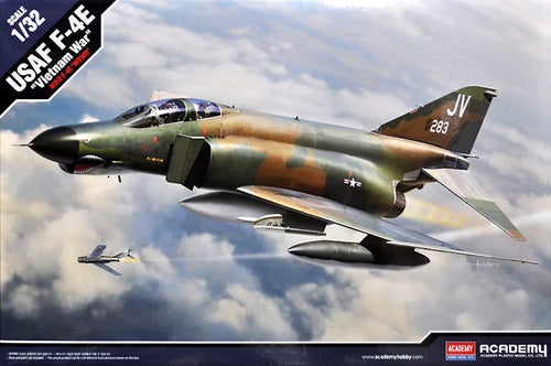 Academy Models 12133 F-4E USAF Vietnam War 1:32