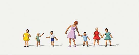 Merten HO 0212591 At Kindergarten (7)