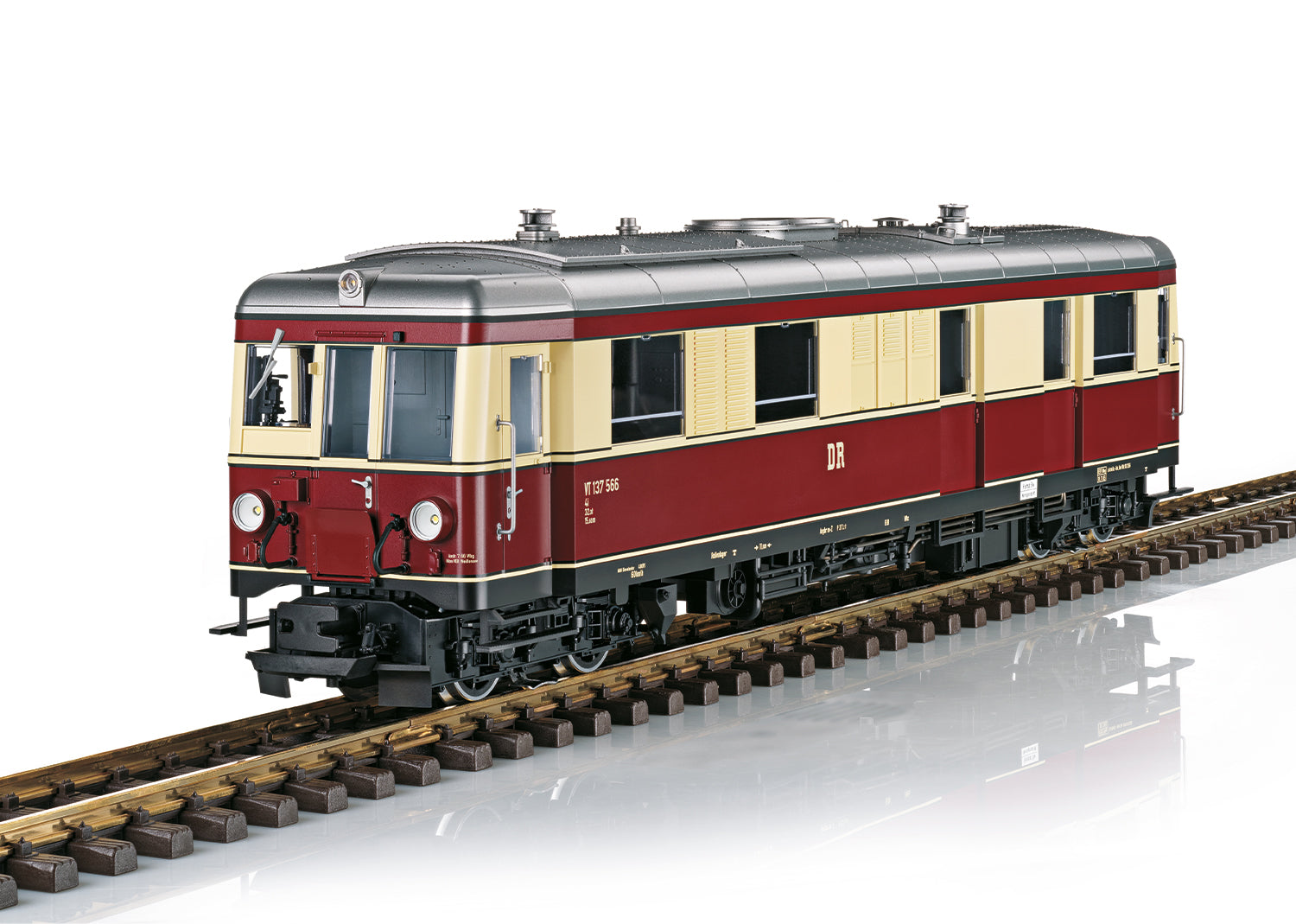 PREORDER LGB G 26391 Class VT 137 Diesel Rail Car, Deutsche Reichsbahn #VT 137 566 (DCC & Sound Equipped)