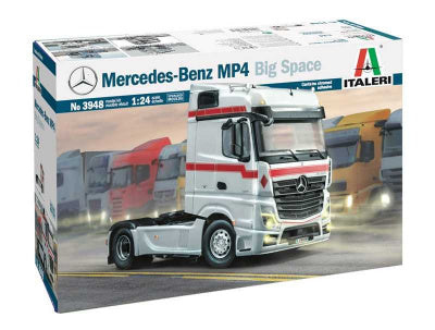 Italeri 3948 Mercedes-Benz MP4 Big Space Show Truck 1:24