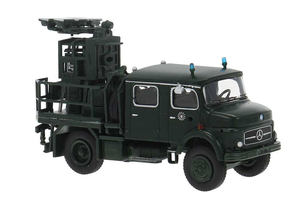 PREORDER Brekina HO 47192 Mercedes-Benz LA 911 Light Mast Truck, Hamburg German Police