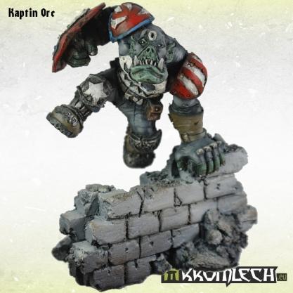 Kromlech Miniatures: 54mm Kaptin Orc (1)