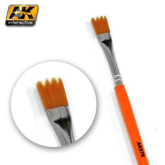 AK-Interactive: (Brushes) Weathering Brush Saw Shape