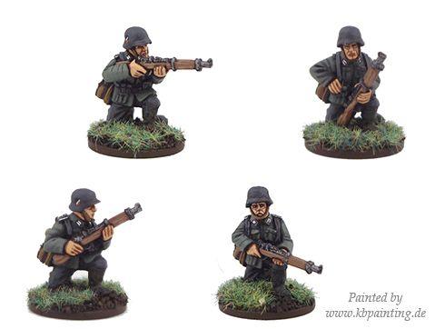 Crusader Miniatures: German Riflemen Kneeling (4)