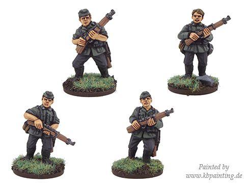Crusader Miniatures: German Riflemen in side caps (4)
