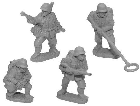 Crusader Miniatures: German Assault Engineers (4)