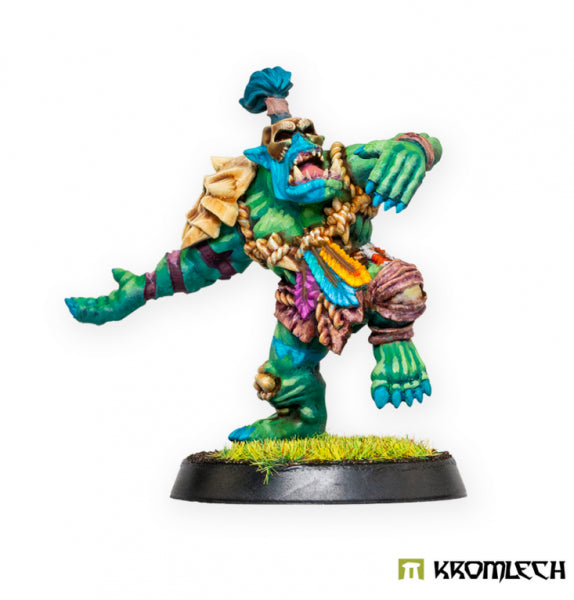 Kromlech Miniatures: Champi-Orcs Thrower (1)