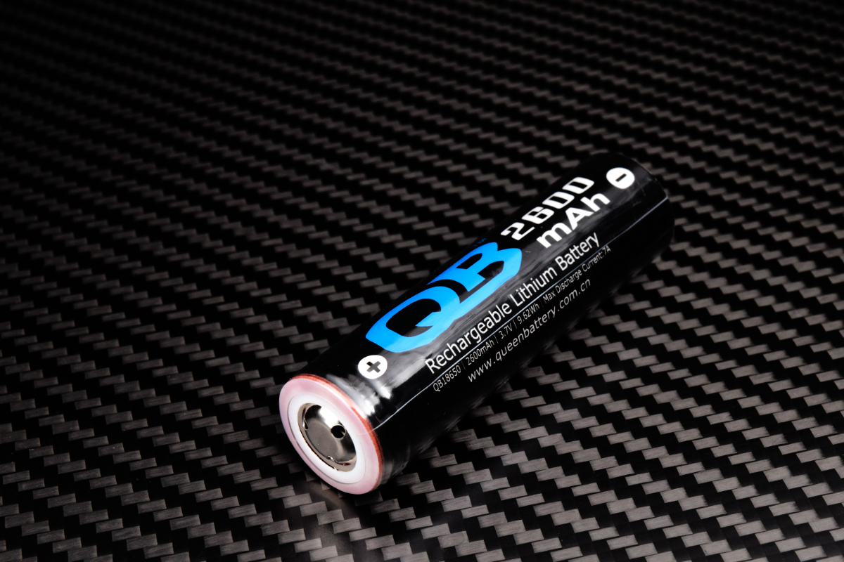 QB 18650 2600mAh Li-ion Button Top