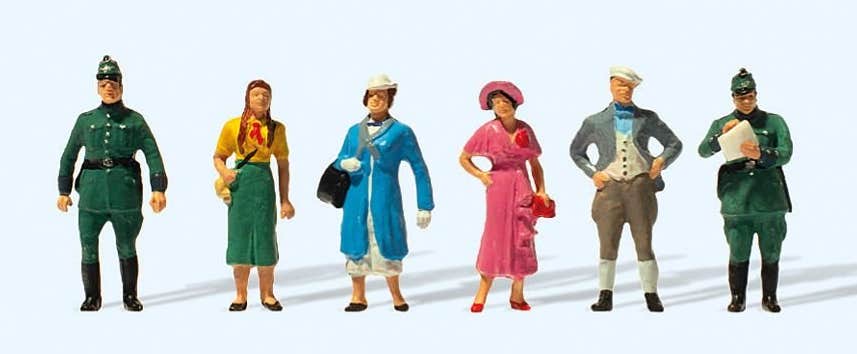 Preiser HO 12483 Passers-By & Street Scene, 1936 (6-Pack)