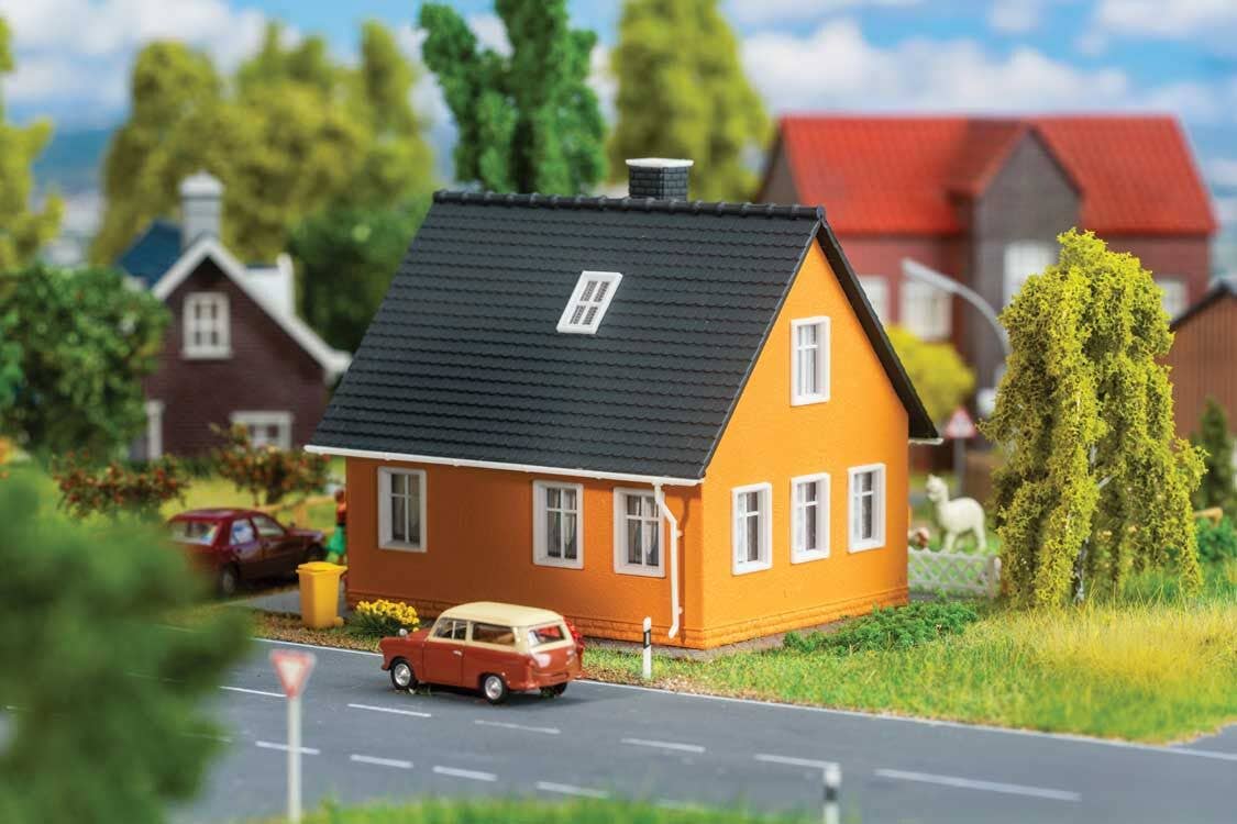 PREORDER Faller HO 131300 Settlement Tract House Kit | 26.99