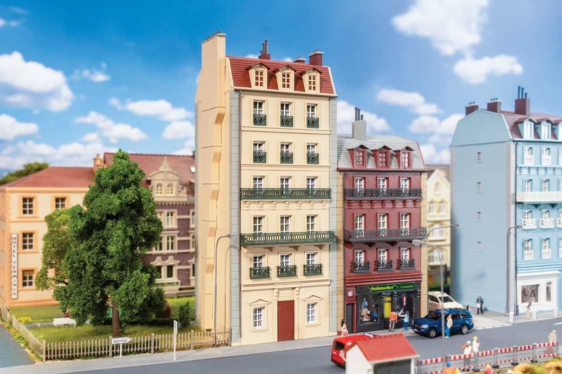 PREORDER Faller HO 130712 Six-Story Townhouse Kit | 67.49