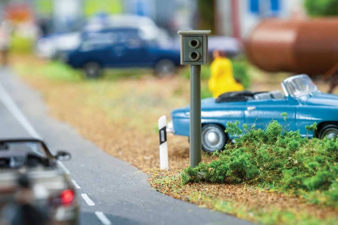 PREORDER Faller HO/N 161664 Speed Trap With LED Light | 25.19