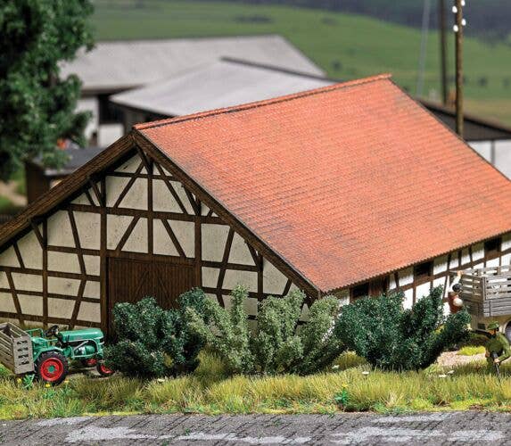 Busch 6061 Summer Bushes, Assembled, 1-3/8" 3.5cm (5)