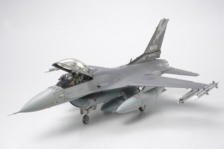 Tamiya 61101 F-16C Block 25/32 Falcon 1:481
