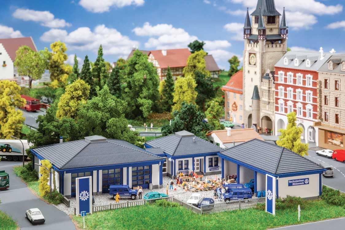 PREORDER Faller N 231725 THW Building with Garage Kit