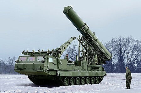 Trumpeter 9521 S300V Russian SAM Launch Vehicle 1:35